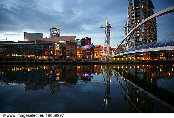 The millenium Bridge and Lowry at Salford Quays  Manchester  England  UK.