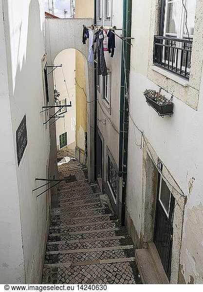 The narrow lanes of the Alfama  an old town dating back to moorish times. Lisbon (Lisboa) the capital of Portugal. Europe  Southern Europe  Portugal  March