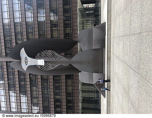 The Picasso sculpture with a face mask  Chicago  Illinois.