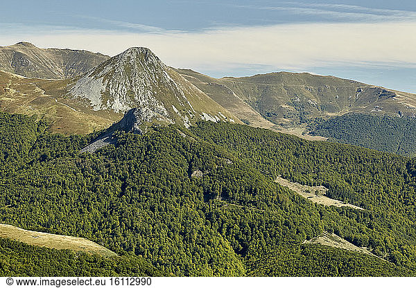 The Puy Griou (1690 m) and the Plomb du Cantal (1855 m) from the Puy Chavaroche (1739 m). Monts du Cantal  Regional Natural Park of Auvergne Volcanoes  France