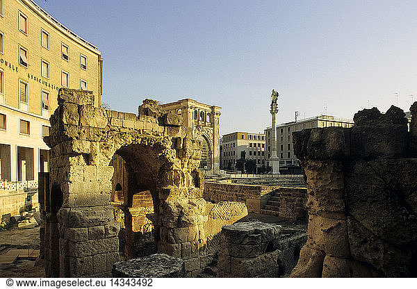 The Roman Amphitheatre in San Oronzo square  Lecce  Puglia  Italy
