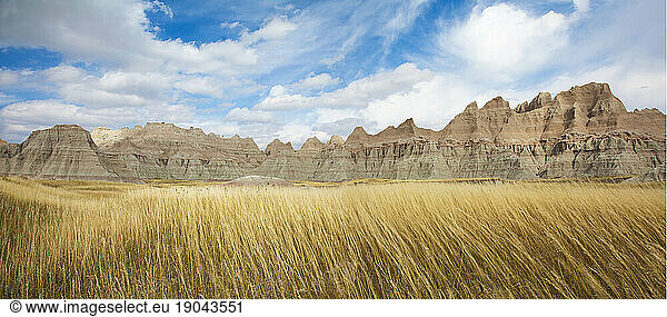 The rugged landscape of fossil beds in Badlands National Park  South Dakota  USA.