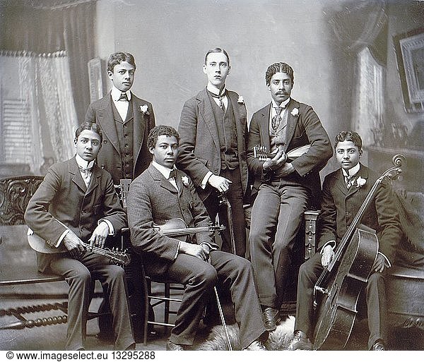 The 'Summit Avenue Ensemble' 1900.
