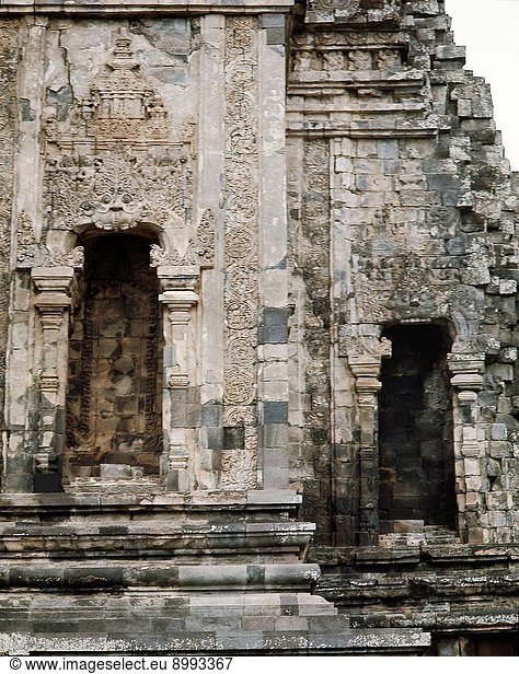 The temple complex at Lara Jonggrang consists of three main sanctuaries ...