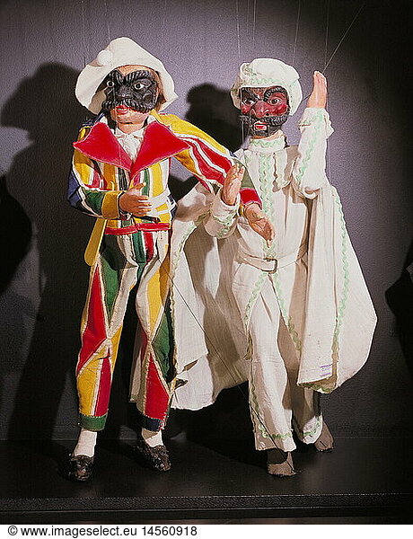 theatre  puppet theatre  marionettes  figures of Commedia dellÂ´arte by Luigi Lupi  Turin  19th century  Stadtmuseum  Munich  puppets  dell art  Italy  fine arts  handcraft  historic  historical  people