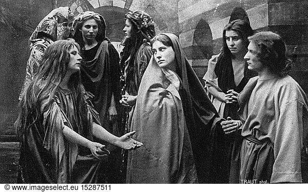 theatre / theater  Passion plays  Oberammergau 1922  wailing women  picture postcard  F. Bruckmann  Munich  1922