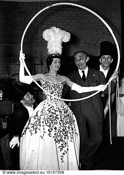 theatre / theater  vaudeville  a dancer with a hula hoop  Theatre de l'Empire  Paris  circa 1960