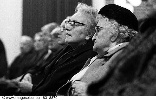 This meeting of affected tenants took a stand against usury in Düsseldorf  Germany  on 6 November 1970  Europe