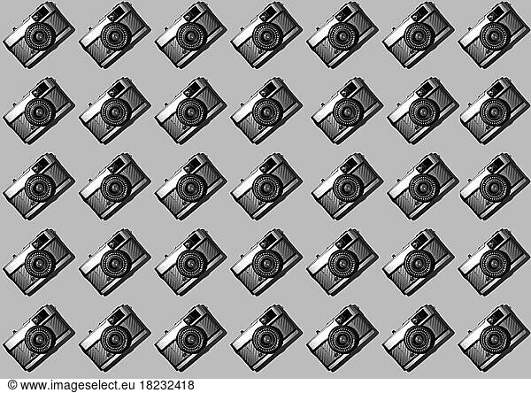 Three dimensional pattern of rows of cameras