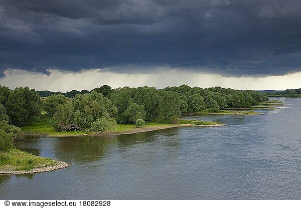Thunderstorms over the Elbe River Landscape UNESCO Biosphere Reserve in summer  Lower Saxony  Germany  Europe