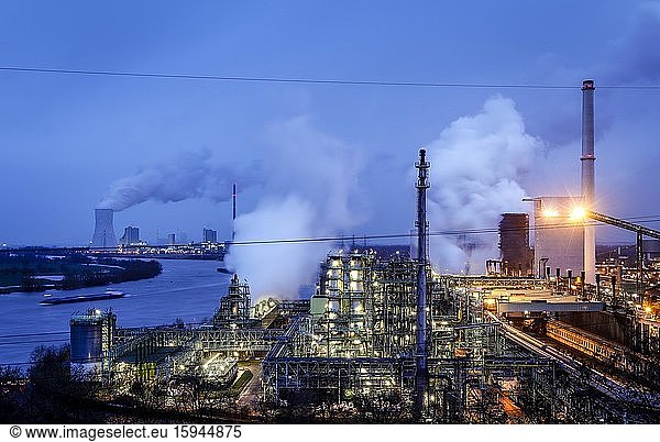 ThyssenKrupp Steel Europe  KBS Kokerei Schwelgern am Rhein in Duisburg-Marxloh  Ruhrgebiet  Nordrhein-Westfalen  Deutschland  Europa