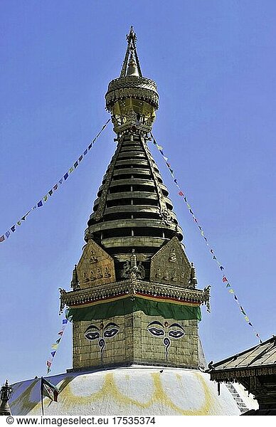 Tibetischer Buddhismus  Hinduismus  Tempel Swayambhunath  weißer Stupa  goldener Turm  die Augen Buddhas  Himalaja  Kathmandu  Kathmandutal  Nepal  Asien