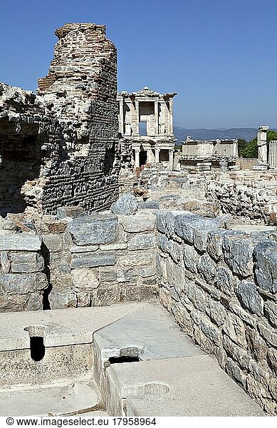 Toiletten in Ephesus  Izmir  Türkei  Asien