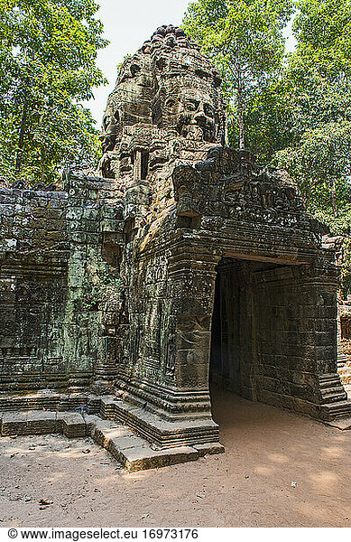 Tor bei den antiken Ruinen von Angkor Wat
