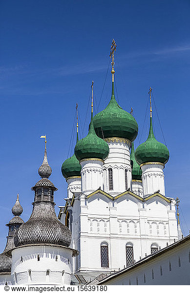 Tor der Johanneskirche und Turm  Kreml  Goldener Ring; Rostow Weliki  Gebiet Jaroslawl  Russland