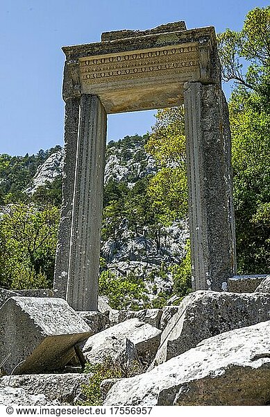 Tor des Hadrian  Termessos  antike Ruinenstätte  Türkei  Termessos  Türkei  Asien