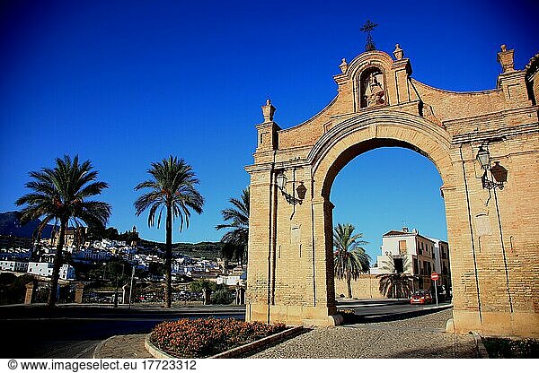 Torbogen Puerta de Estepa in der Stadt Antequera  Andalusien  Spanien  Europa