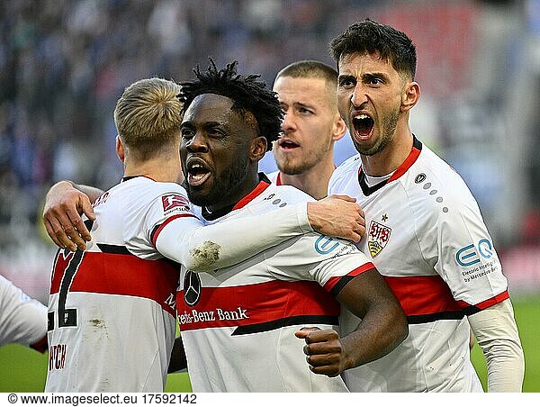 Torjubel Orel Mangala VfB Stuttgart mit Atakan Karazor VfB Stuttgart Chris Führich VfB Stuttgart (Waldemar Anton VfB Stuttgart (02)  Mercedes-Benz Arena  Stuttgart  Baden-Württemberg  Deutschland  Europa