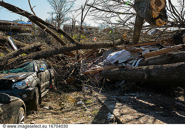 tornado destruction in Tennessee 2020