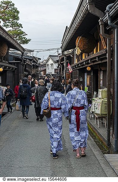 Tourists in the Old Town  Shimosannomachi  Takayama  Gifu  Japan  Asia