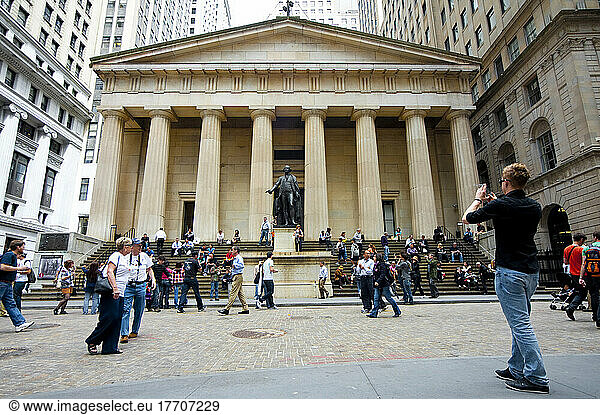 Tourists In Wall Street  Financial District  Manhattan  New York  Usa