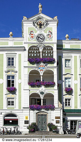 Town hall at city square  Gmunden  Salzkammergut  Upper Austria  Austria