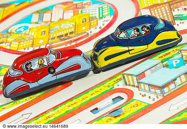 toys  toy cars  car crash  Germany  1950s  50s  20th century  historic  historical  car accident  motor vehicle accident  car accidents  motor vehicle accidents  motor vehicle accident resulting in death  multi-vehicle accident  road accident  traffic accident  road accidents  traffic accidents  hit-and-run accident  cause a road accident resulting in death  collision  collisions  symbolic  symbolical  symbol image  fully comprehensive insurance  fully prehensive cover  motor car insurance  motor vehicle insurance  automobile insurance  right of way  have right of way  observe the right of way  yield  ignore the right of way  yield  ignore sb.'s right of way  insist on one's right of way  give way  yield  car body damage  fender-bender  still  dinky car  dinky cars  people