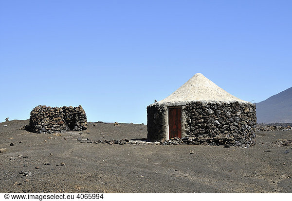 Traditionelle Hütte  Cha das Caldeiras  Pico de Fogo  Insel Fogo  Kapverdische Inseln  Kap Verde  Afrika