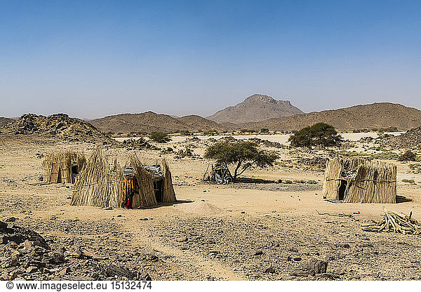 Traditionelle Tuareg-Wohnungen bei Tamanrasset  Algerien  Nordafrika  Afrika