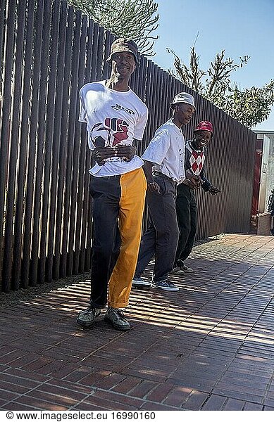 Traditioneller Pantsula-Tanz im Township Soweto  Johannesburg  Südafrika