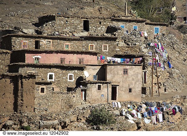 Traditionelles Dorf im Hohen Atlasgebirge  Marokko  Nordafrika  Afrika