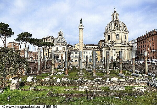 Trajansforum  Römische Kaiserforen  Kirche Santa Maria Di Loreto  Kirche Santissimo Nome Di Maria  Trajanssäule  Rom  Lazio  Santissimo Nome di Maria al Foro Traiano  Siegessäule  Colonna Traiana  Trajan  Italien  Europa