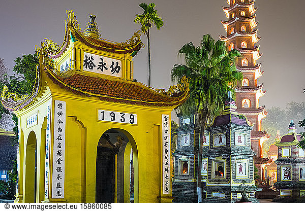 Tran Quoc Pagoda (Chua Tran Quoc)  Tay Ho District  Hanoi  Vietnam