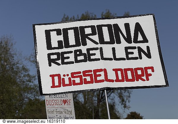 Transparent Corona-Rebellen  Demo gegen Corona-Regeln  Düsseldorf  Nordrhein-Westfalen  Deutschland  Europa