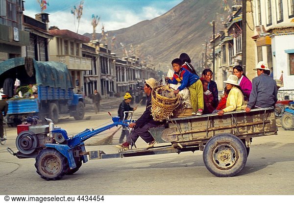 Transport öffentlicher Ort China Tibet