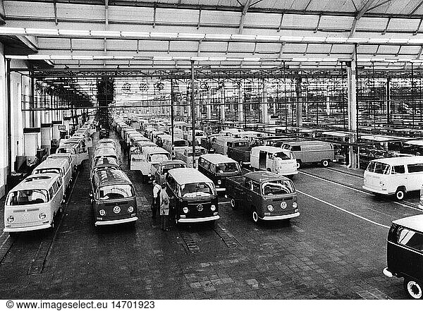 transport / transportation  car  vehicle variants  Volkswagen  VW Type 2  Transporter T2  factory  1968  historic  historical  Europe  20th century  factory hall  cars  people  1960s