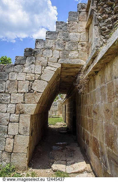 Treppenbogen in den Ruinen von Kabah  Halbinsel Yucatan  Mexiko.