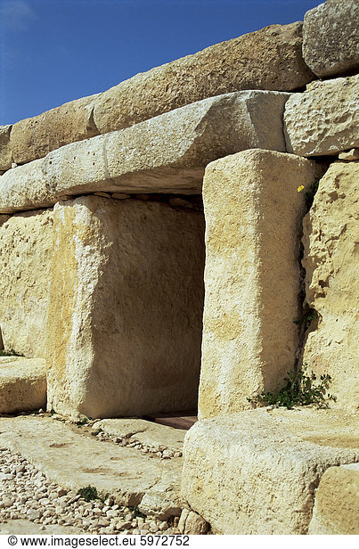 Trilith Tür,  Haupteingang Megalithische Tempel aus etwa 3000 v. Chr.,  Hajar Qim (Hagar Qim),  UNESCO World Heritage Site,  Malta,  Europa