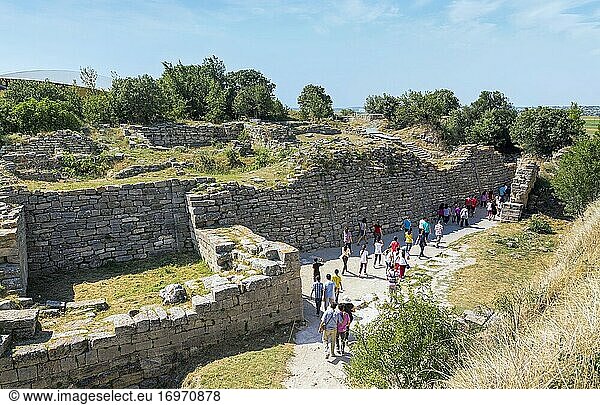 Troja Provinz ?anakkale Türkei. Ruinen der Ostmauer der Zitadelle. Troja ist ein UNESCO-Weltkulturerbe.
