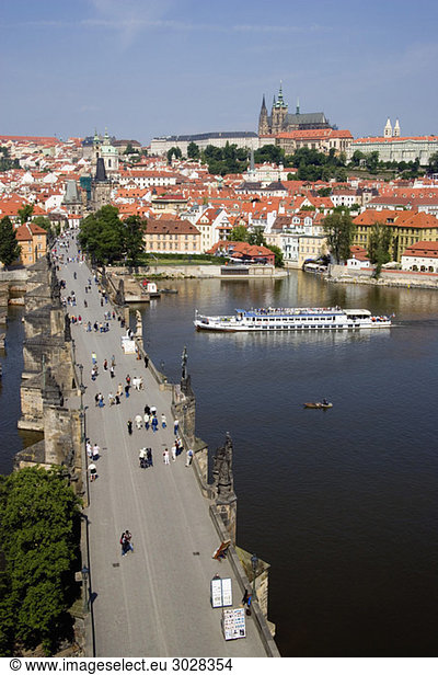 Tschechische Republik  Prag  Fluss Vitava  Vergnügungsschiff  erhöhte Aussicht