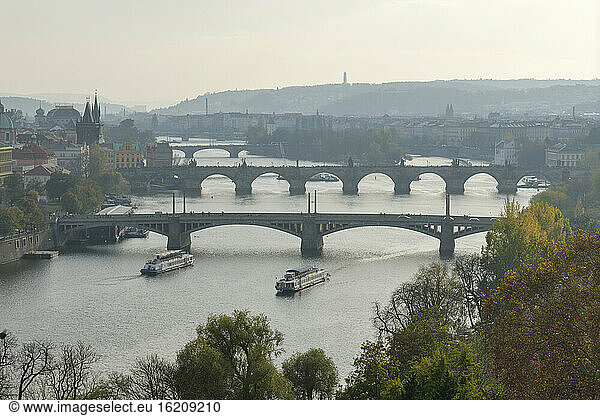 Tschechische Republik  Prag  Verschiedene Brücken über die Moldau