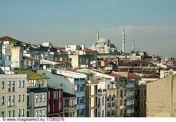 Turkey  Istanbul  Residential buildings in Fatih district with Suleymaniye Mosque in background