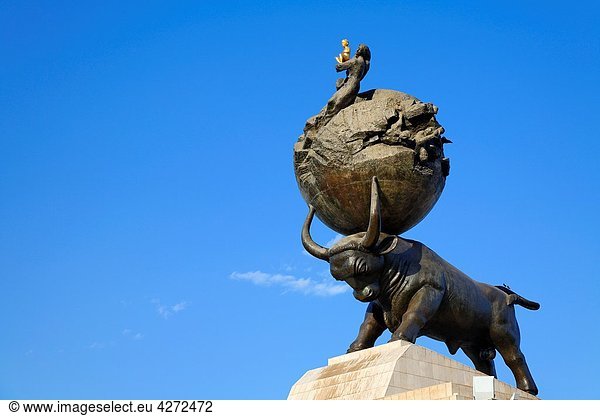 Turkmenistan - Ashgabat - the Earthquake memorial statue