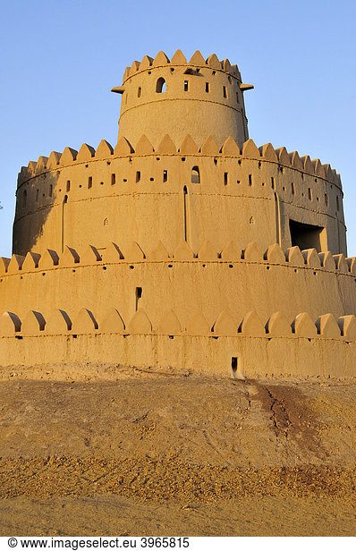 Turm des Al Jahili Forts  Al Ain  Abu Dhabi  Vereinigte Arabische Emirate  Arabien  Orient  Mittlerer Osten
