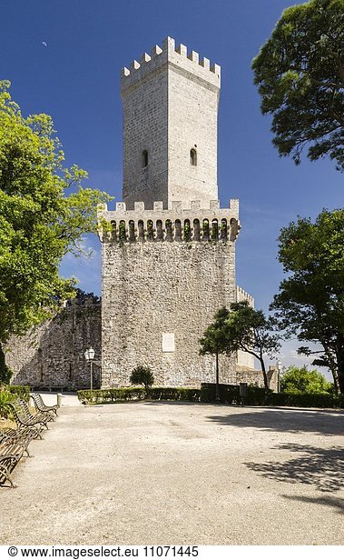 Turm  Torre del Balio  am Castello Venere  Normannenkastell  Erice  Provinz Trapani  Sizilien  Italien  Europa