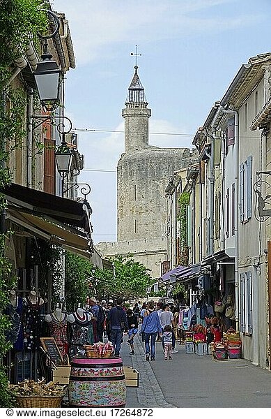 Turm Tour de Constance in der nördlichen Stadtmauer  mittelalterliche Stadt Aigues-Mortes  Camargue  Departement Gard  Region Occitanie  Mittelmeer  Frankreich  Europa