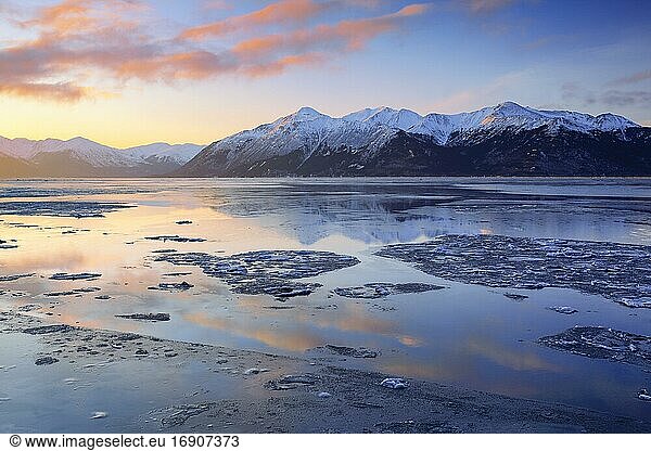 Turnagain Arm and Kenai Mountains  Kenai Peninsula  Alaska  USA  North America