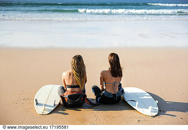Twi Surfer girls at the beach