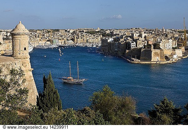 U. Barrakka  Malta island  Republic of Malta  Mediterranean sea  Europe