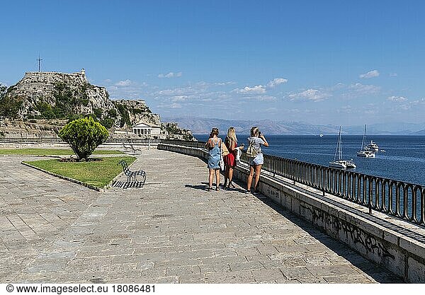 Uferpromenade  alte Festung  Kerkyra  Insel Korfu  Ionische Inseln  Mittelmeer  Griechenland  Europa